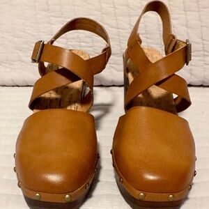 Korks-ease Abloom Strappy Clogs size 11